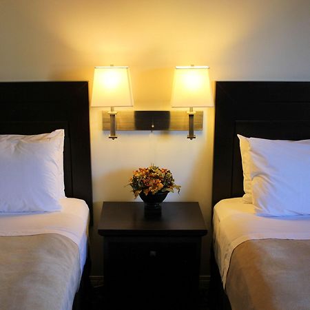 Travelodge By Wyndham برينس ألبرت المظهر الخارجي الصورة
