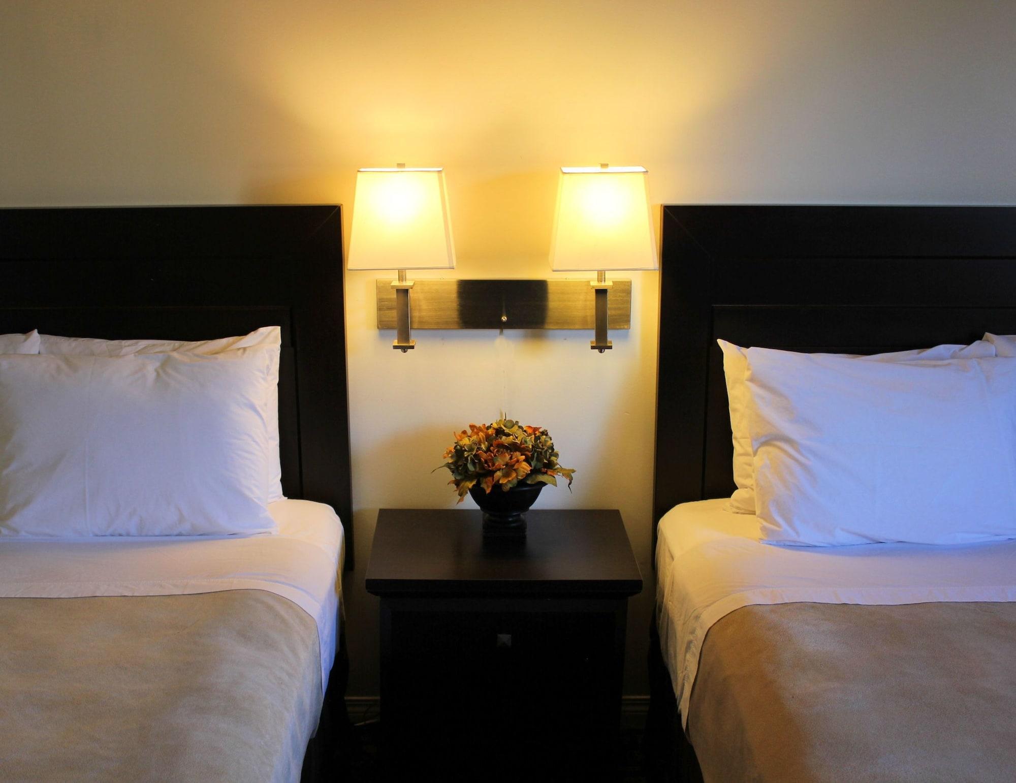 Travelodge By Wyndham برينس ألبرت المظهر الخارجي الصورة