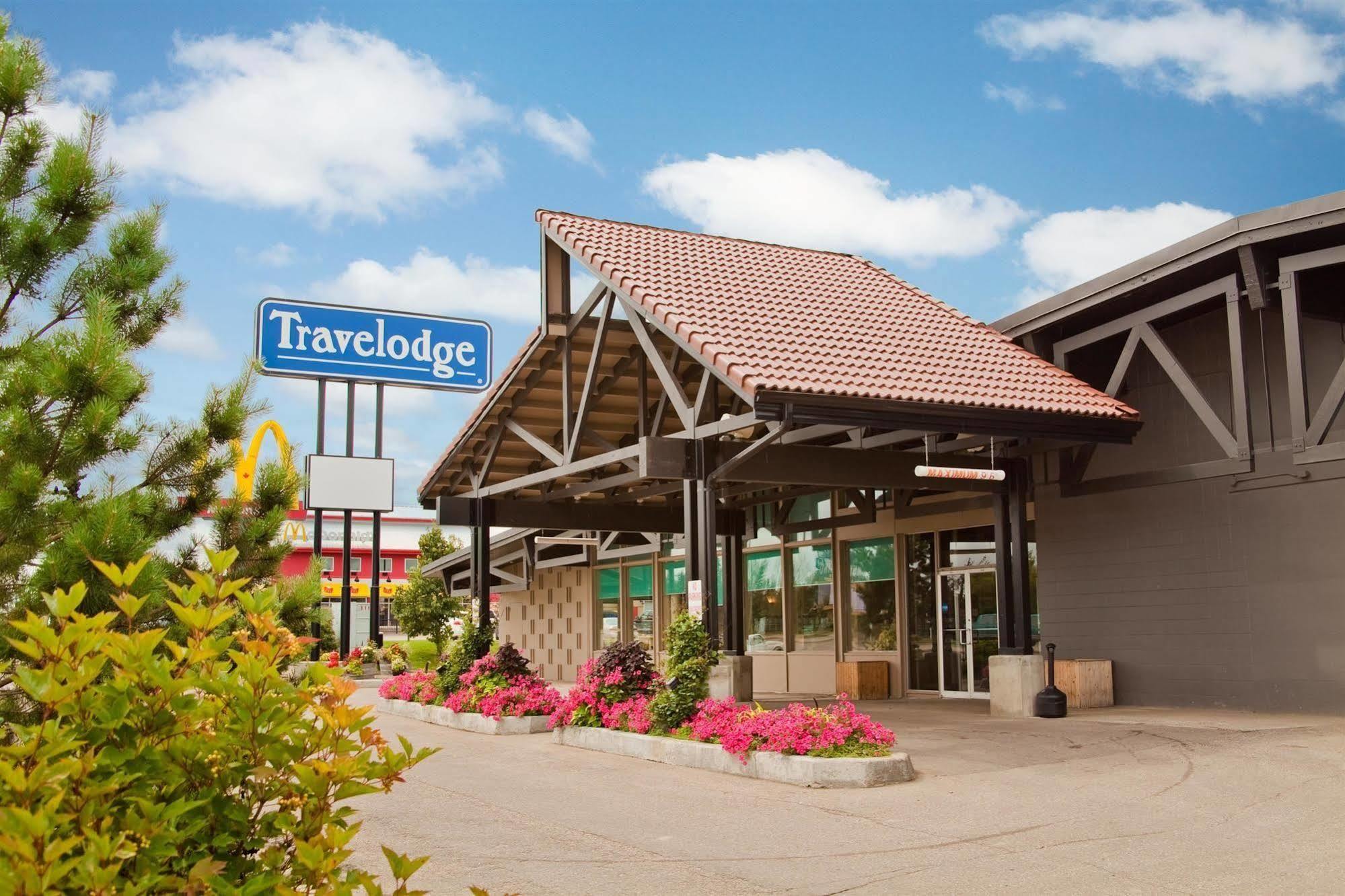 Travelodge By Wyndham برينس ألبرت المظهر الخارجي الصورة